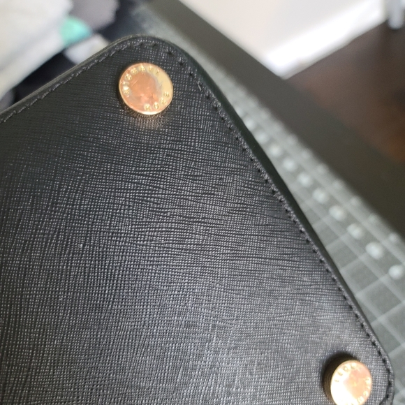 Michael kors black zip top tote fits 13" laptop gold hardware smooth leather - Picture 13 of 16